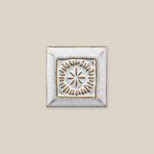 Load image into Gallery viewer, 2 x 2 Deco Sisteen
